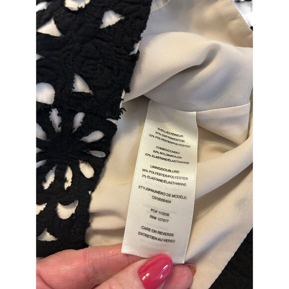 Alice + Olivia Black Floral Laser Cut Lyla Crop Top - Size 8 - Picture 8 of 9